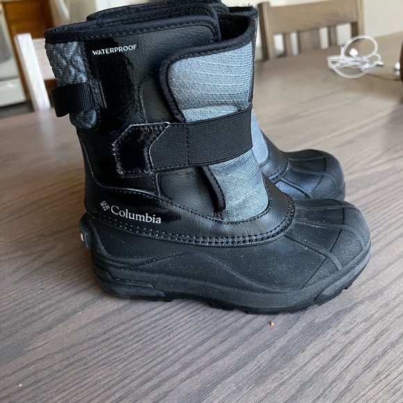 Columbia Youth Boots - Picture 4 of 6